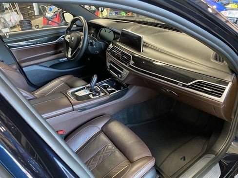 Used 2018 BMW 750i xDrive AWD/4WD image 23