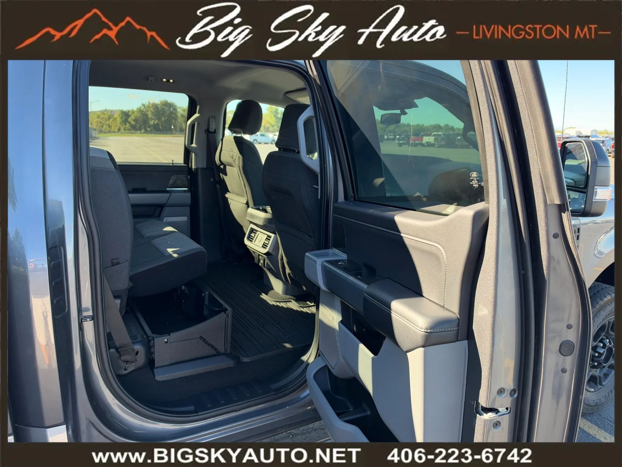 Used 2023 Ford F350 XLT w/ XLT Premium Package AWD/4WD image 24