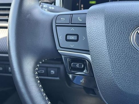 Used 2025 Toyota Camry SE FWD image 26