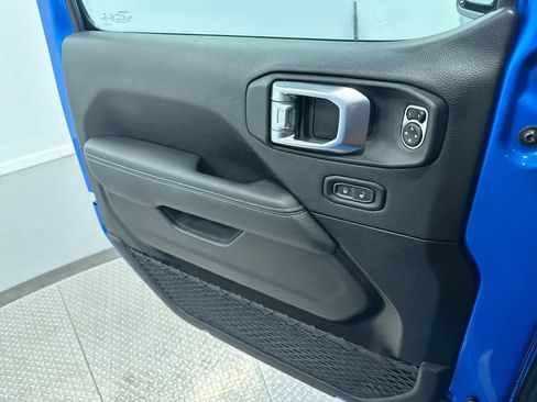 Used 2023 Jeep Wrangler Sahara w/ Cold Weather Group image 30