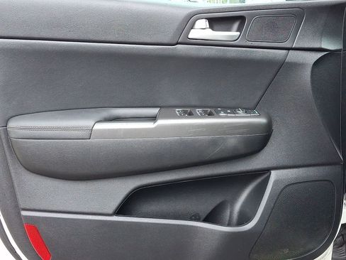 Used 2020 Kia Sportage S image 13