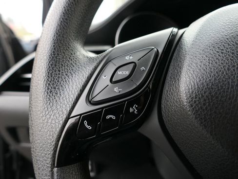 Used 2019 Toyota C-HR LE image 14