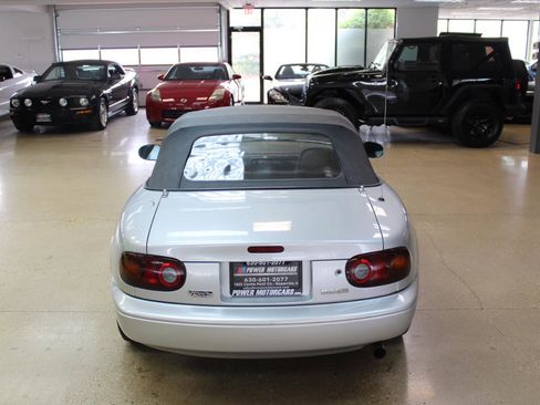 Used 1991 MAZDA MX-5 Miata image 17