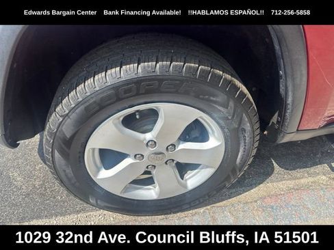Used 2012 Jeep Grand Cherokee Laredo AWD/4WD image 7