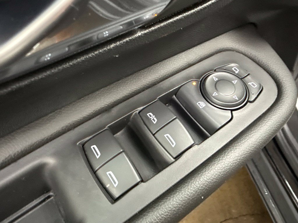 Used 2023 GMC Terrain SLE w/ LPO, Floor Liner Package AWD/4WD image 21