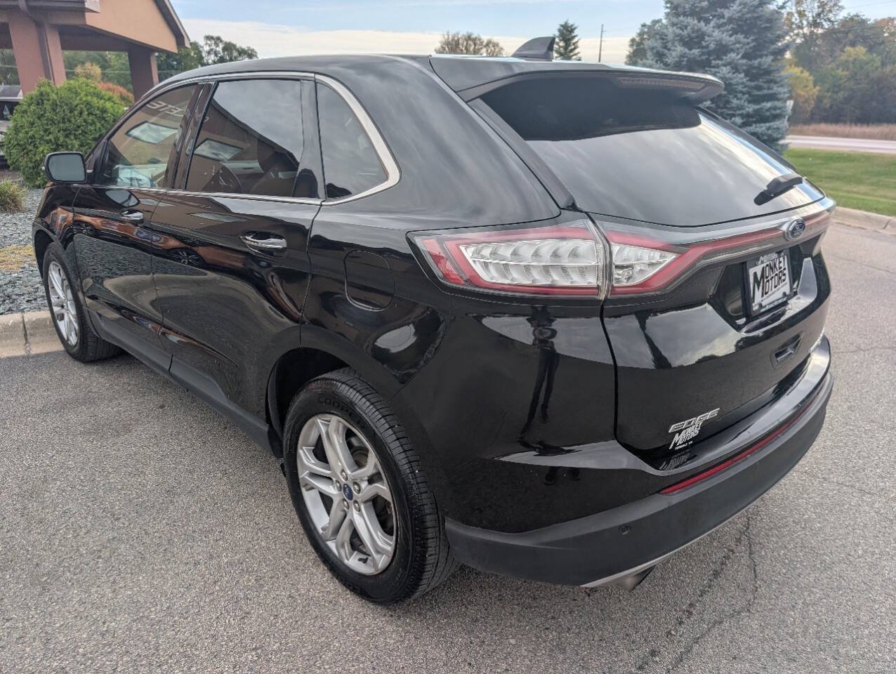 Used 2017 Ford Edge Titanium w/ Equipment Group 301A AWD/4WD image 7