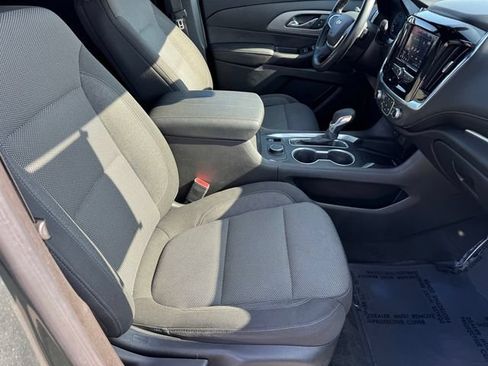 Used 2023 Chevrolet Traverse LT FWD image 7