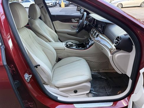 Used 2017 Mercedes-Benz E 300 4MATIC image 17