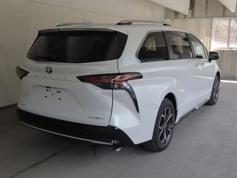 New 2026 Toyota Sienna Platinum AWD/4WD image 7