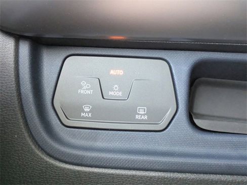 New 2025 Volkswagen ID. Buzz Pro S image 30