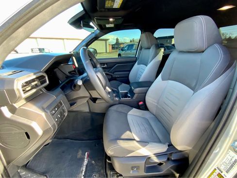 Used 2024 Toyota Tacoma TRD Off-Road image 25