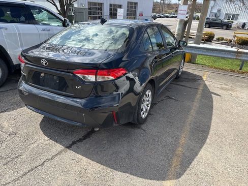 Used 2020 Toyota Corolla LE image 3