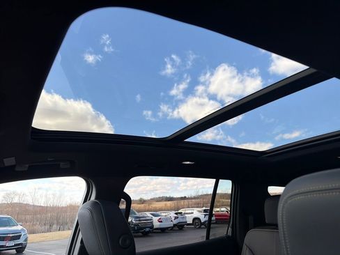 New 2026 Chevrolet Traverse High Country w/ LPO, Floor Liner Package image 23