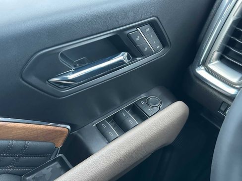 New 2026 GMC Canyon Denali image 32