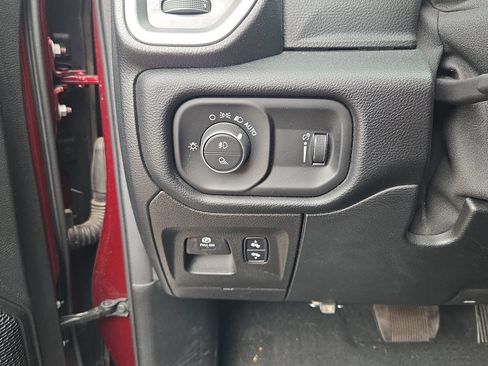 Used 2021 RAM 1500 Big Horn RWD image 19