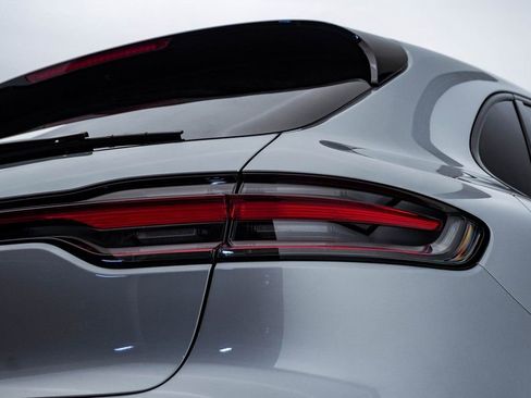 New 2026 Porsche Macan S image 12