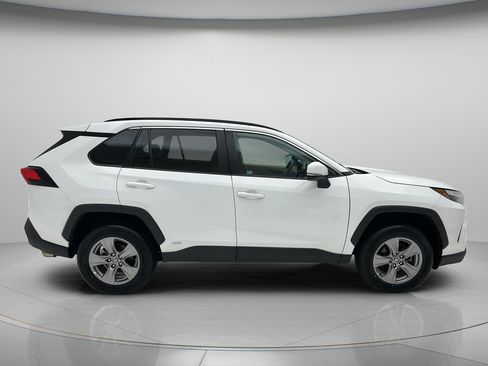 Used 2023 Toyota RAV4 LE AWD/4WD image 6