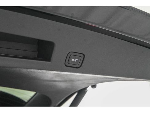 Used 2024 Chevrolet Traverse RS FWD image 63
