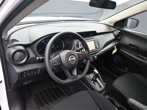 New 2025 Nissan Kicks Play S image 18