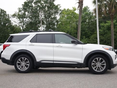 Used 2020 Ford Explorer XLT w/ Equipment Group 202A AWD/4WD image 7