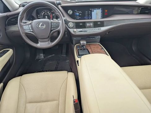 Used 2018 Lexus LS 500 w/ Accessory Package (Z2) RWD image 19
