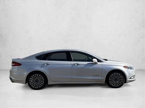 Used 2018 Ford Fusion Titanium FWD image 4