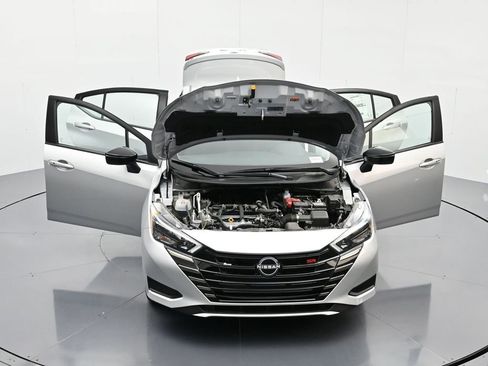 New 2025 Nissan Versa SR w/ Trunk Package FWD image 42