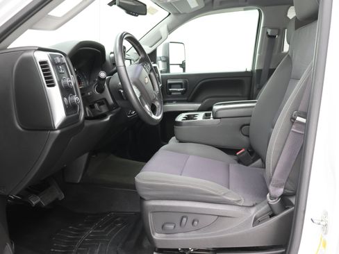 Used 2017 Chevrolet Silverado 2500 LT w/ LT Convenience Package AWD/4WD image 8