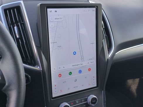 Certified 2021 Ford Edge Titanium w/ Equipment Group 301A image 33