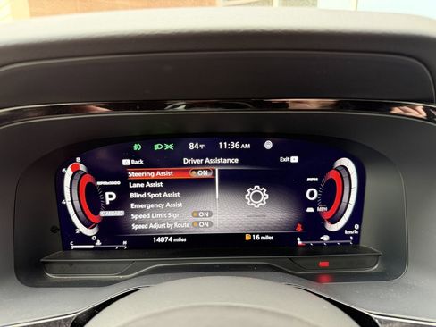 Used 2023 Nissan Pathfinder Platinum image 18