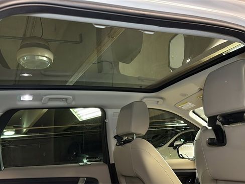 Used 2024 Land Rover Discovery Sport S image 14