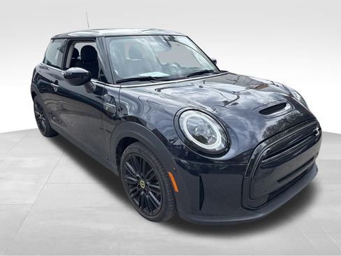Certified 2024 MINI Cooper SE image 5