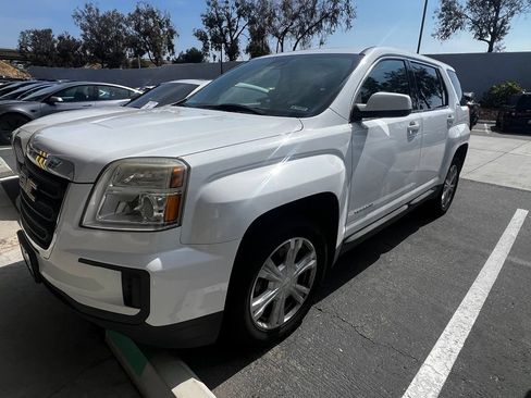 Used 2017 GMC Terrain SLE FWD image 1