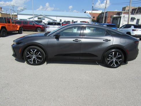 Used 2023 Toyota Crown image 6