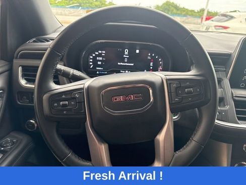 Used 2023 GMC Yukon XL SLE RWD image 7