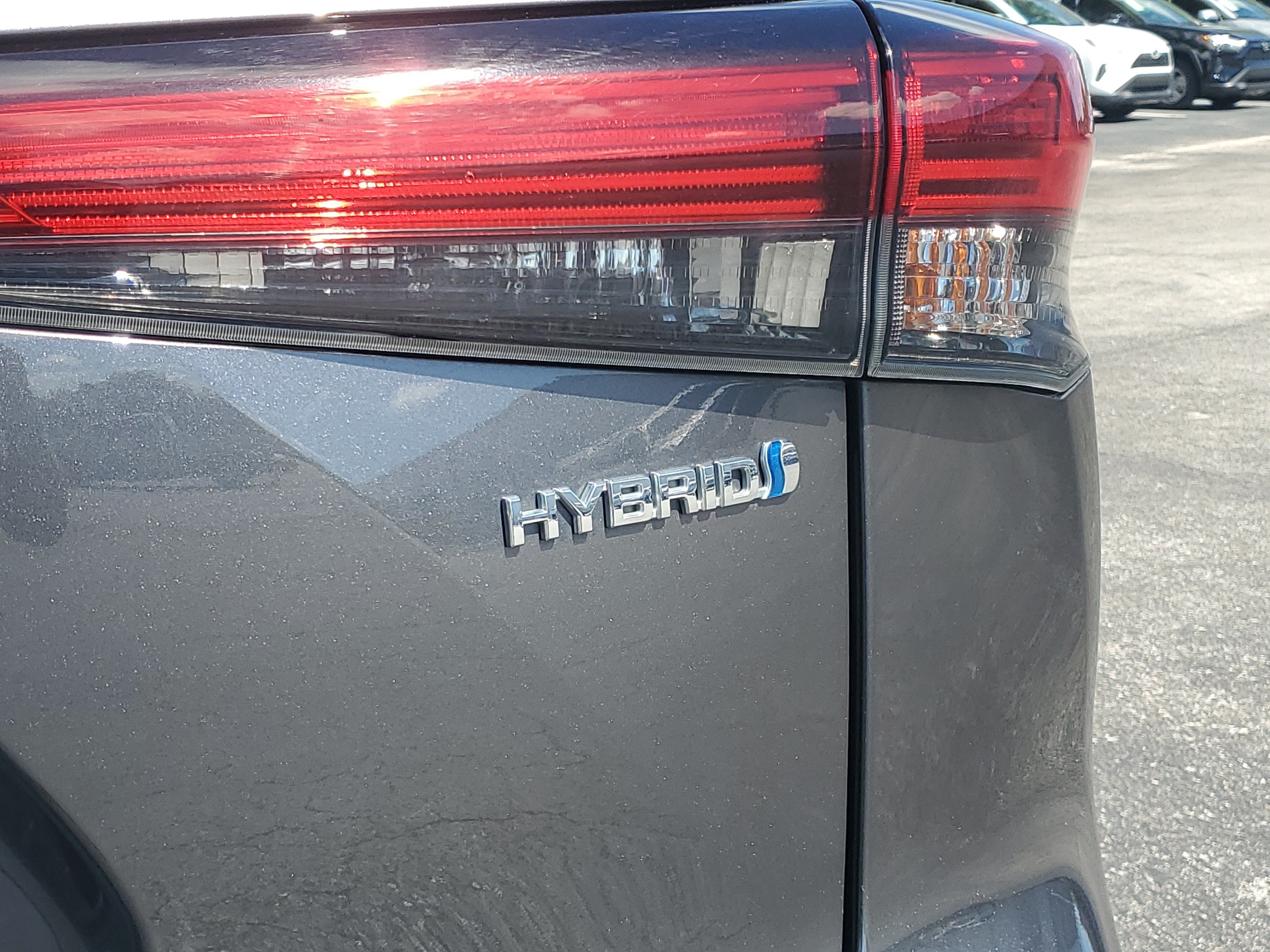 Certified 2021 Toyota Highlander XLE AWD/4WD image 13