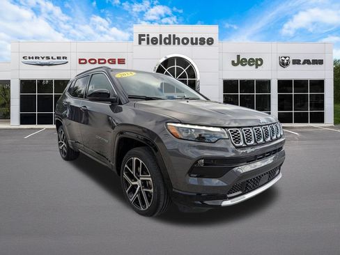 Used 2024 Jeep Compass Limited w/ Elite Group AWD/4WD image 9
