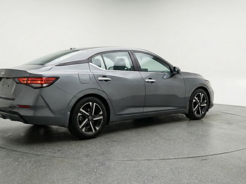 Used 2025 Nissan Sentra SV FWD image 9