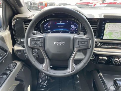Used 2024 Chevrolet Silverado 1500 ZR2 w/ Technology Package image 9