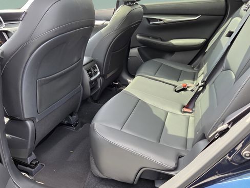 Certified 2025 INFINITI QX50 Luxe image 32