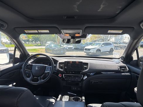 Used 2024 Honda Passport Black Edition image 5