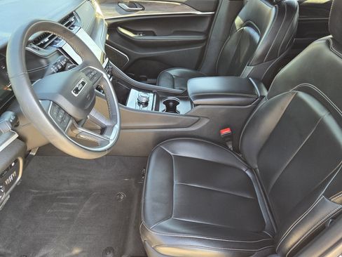 Used 2024 Jeep Grand Cherokee Limited 4xe AWD/4WD image 9