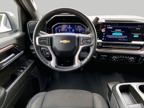 Used 2025 Chevrolet Silverado 1500 LT RWD image 6