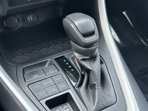 Certified 2024 Toyota RAV4 XLE image 28