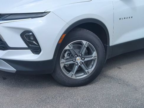 New 2026 Chevrolet Blazer LT w/ Convenience Package FWD image 2