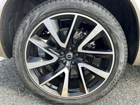 Used 2023 Volvo XC90 B6 Plus AWD/4WD image 12