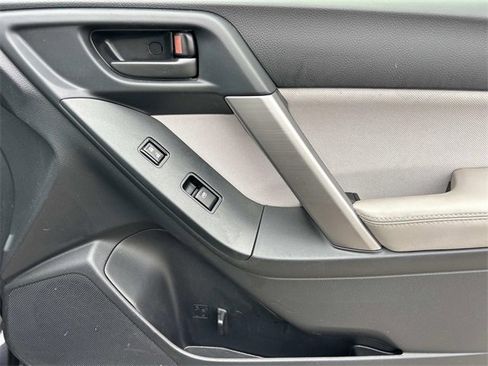 Used 2016 Subaru Forester 2.5i image 25