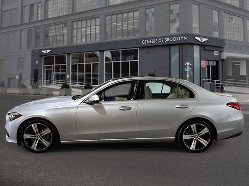 Used 2023 Mercedes-Benz C 300 4MATIC Sedan image 2