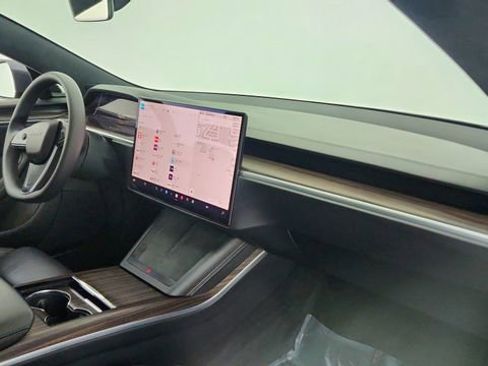 Used 2024 Tesla Model S image 20
