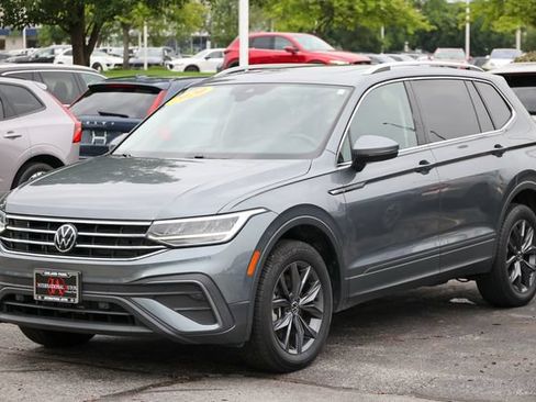 Used 2022 Volkswagen Tiguan SE AWD/4WD image 36